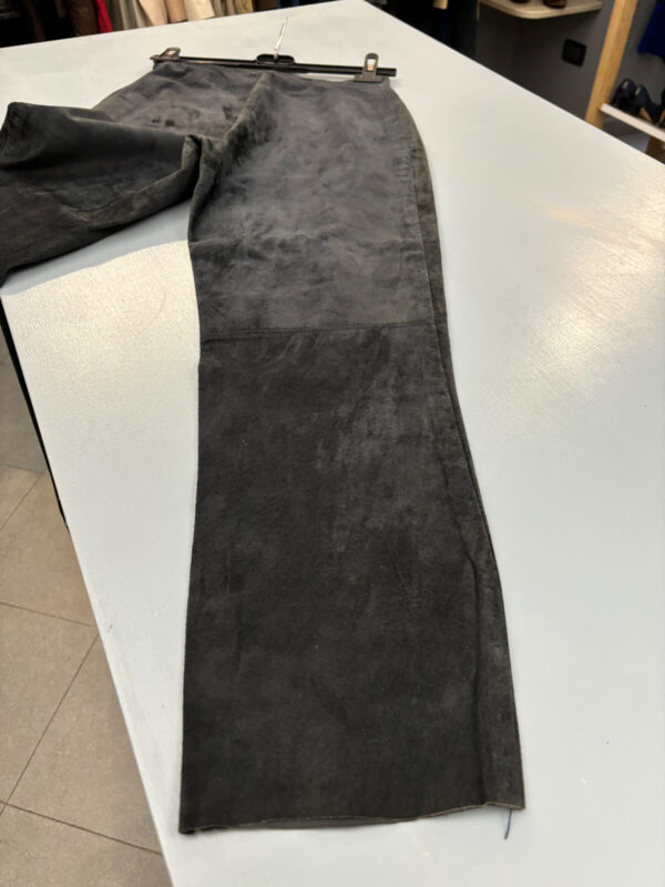 Pantalone in camoscio donna - immagine 4